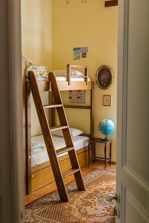 Athens Quinta Hostel Exterior photo